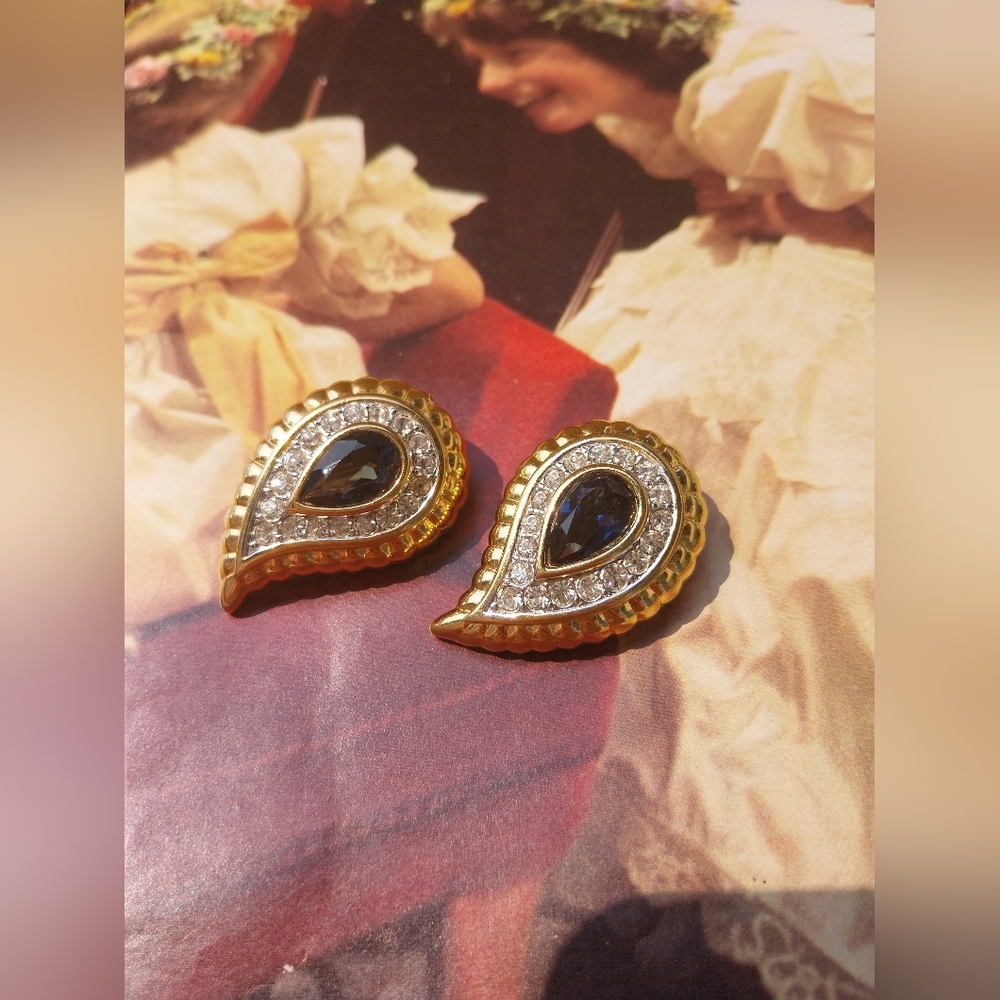 Nina Ricci  Clips Earrings - Picture 8 of 15